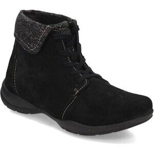 Clarks Women's 5.5 M Roseville Lace Black Lace Up Ankle Boots Suede NEW